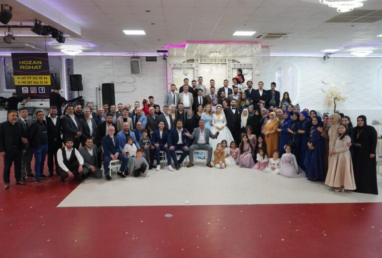AĞRILI İŞ ADAMLARIMIZDAN EROL BAYRAM’IN OĞLU ENGİN BAYRAM EVLENDİ 21 Kasım 2023 - Featured Image