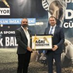 AĞRI KONUŞUYOR PLATFORMUNDAN AMATÖR SPOR HAFTASINDA FUTBOL KULÜPLERİNE MALZEME DESTEĞİ 17 Ekim 2023 - Featured Image