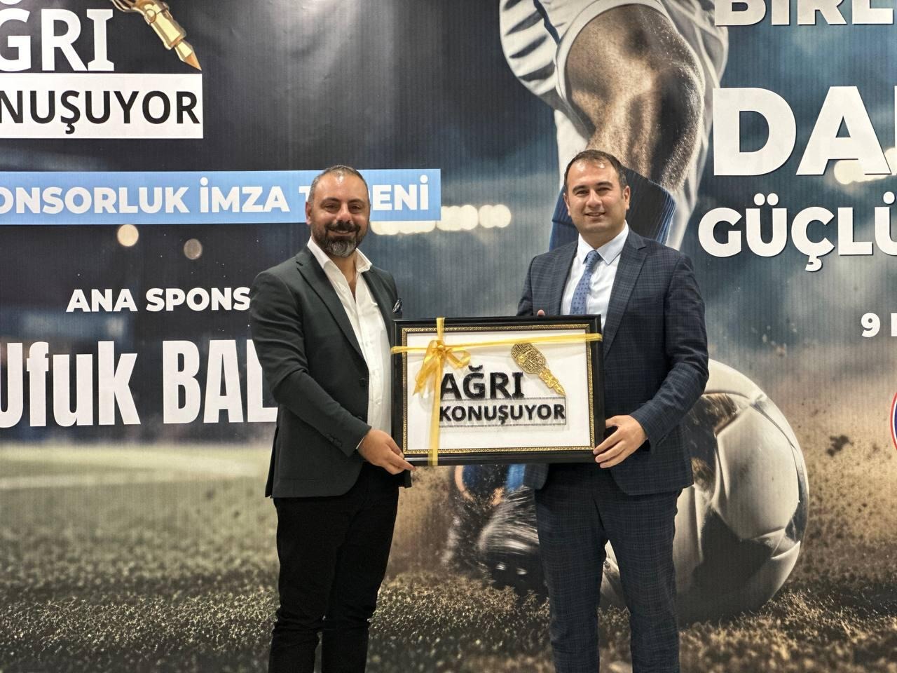 AĞRI KONUŞUYOR PLATFORMUNDAN AMATÖR SPOR HAFTASINDA FUTBOL KULÜPLERİNE MALZEME DESTEĞİ 17 Ekim 2023 - Featured Image