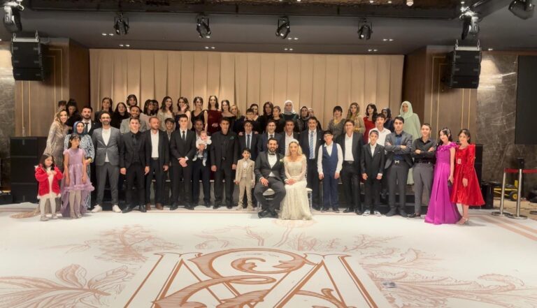 DOĞUBAYAZITLI İŞ ADAMI CEMİL KUBA’NIN MUTLU GÜNÜ: MEHMET EMİR KUBA VE MERVE KAYA DÜNYA EVİNE GİRDİ* 19 Kasım 2024 - Featured Image