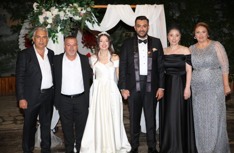 İstanbul’da Görkemli Düğün Töreni: Meltem Şen ve Berkay Işık Evlendi 21 Eylül 2024 - Featured Image